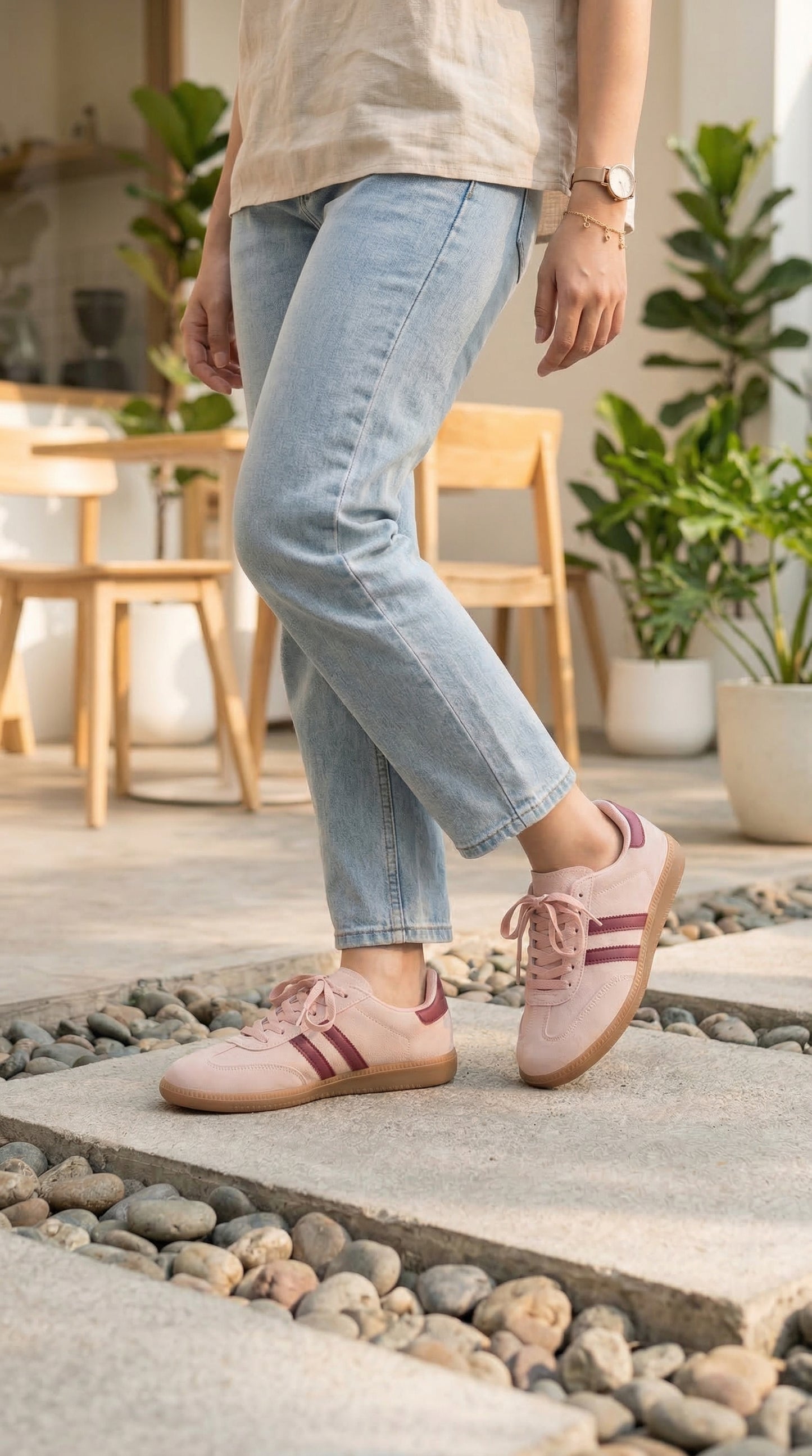 Wiosenne sneakersy zamszowe – pudrowy róż & burgund