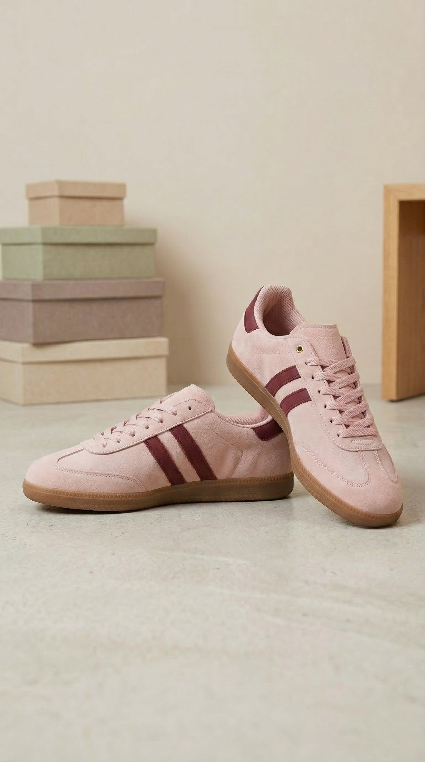 Wiosenne sneakersy zamszowe – pudrowy róż & burgund